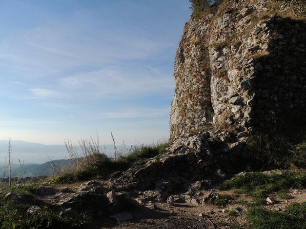 Výstup na 101 hradov a zámkov slovenska - vrsatec (4)