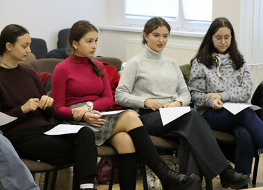 KROK ZA KROKOM ZA UMELECKÝM SLOVOM