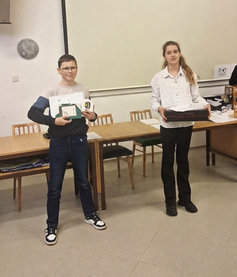 Žiaci z okresu Považská Bystrica postupujú v súťaži  "Čo vieš o hviezdach?" do celoštátneho kola