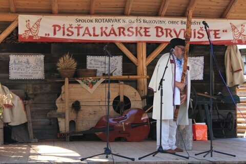 PÍŠŤALKÁRSKE BRVNIŠTE