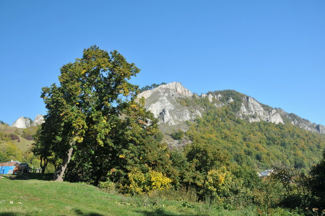 Výstupy na 101 slovenských hradov a zámkov - Hrad vrsatec 2 