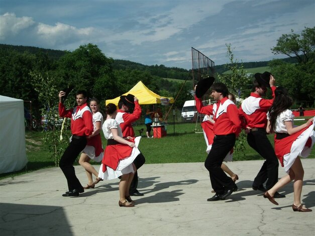 Deň obce hatné 16.6.2013 - Tanecna country skupina maryland trencin