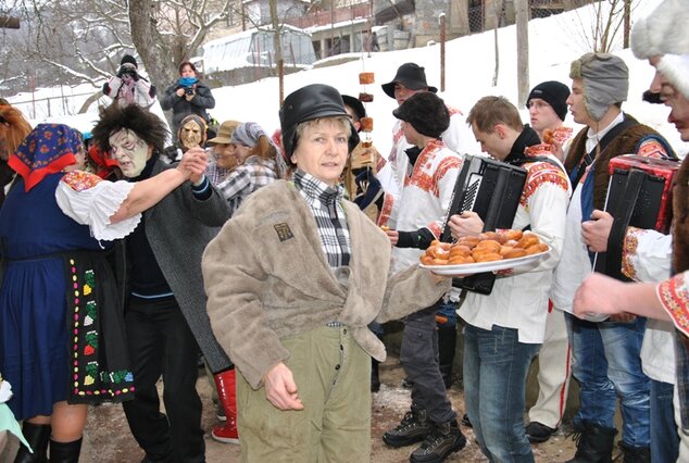 Fašiangy v okrese - Horna poruba fasiangovy sprievod 2013 12 