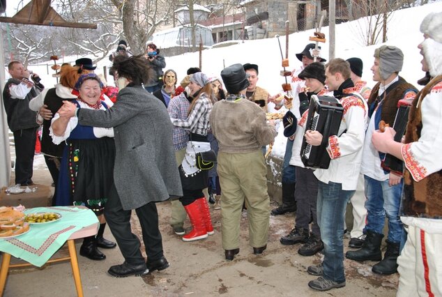 Fašiangy v okrese - Horna poruba fasiangovy sprievod 2013 13 