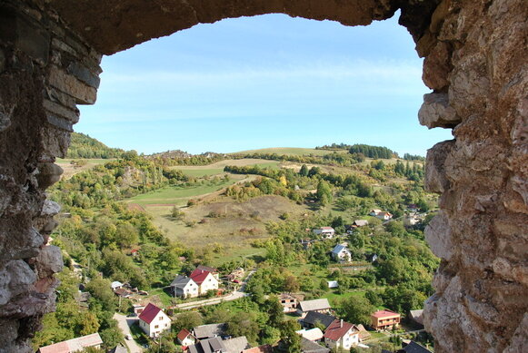 Výstup na 101 slovenských hradov a zámkov - Výstup na hrad LEDNICA (24)