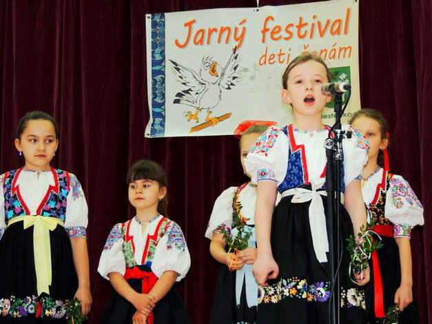 Jarný festival deti ženám - JARNY FESTIVAL deti zenam Mestecko 2014 (11)