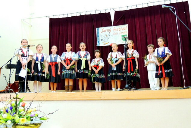Jarný festival deti ženám - JARNY FESTIVAL deti zenam Mestecko 2014 (9)