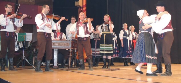 Súťaž choreografií folklórnych kolektívov - FS SENIORPOVAZN, P. Bystrica (1)