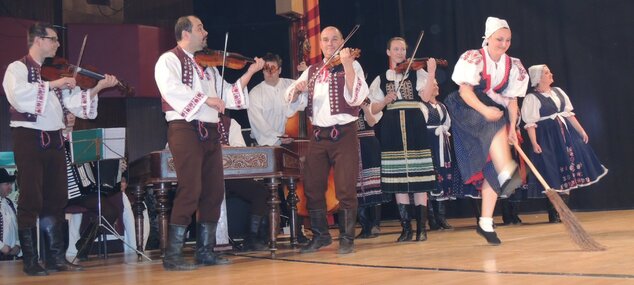 Súťaž choreografií folklórnych kolektívov - FS SENIORPOVAZN, P. Bystrica (3)