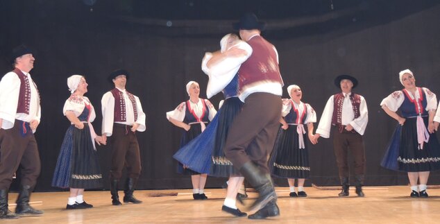 Súťaž choreografií folklórnych kolektívov - FS SENIORPOVAZN, P. Bystrica (4)