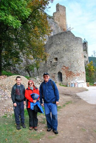 Výstup na 101 slovenských hradov a zámkov, xxiv. ročník - Lednica (9)