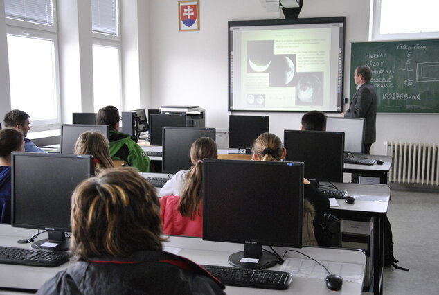 Čo vieš a nevieš o vesmíre, odborné semináre z astronómie - astronomicky seminar (1)