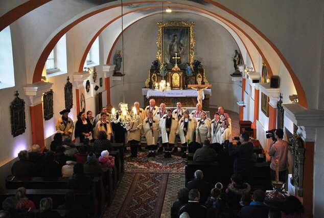 Koledu vám nesieme - HOR.MARIKOVA ADVENT. KONCERT2015 (5)