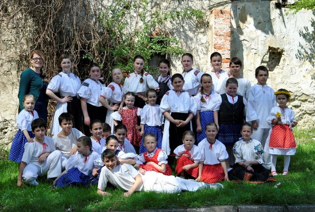 Krajská súťaž detských folklórnych súborov - ZEMIANSKE KOSTOLANY KRAJSKA SUTAZ DFS 2015 (2)