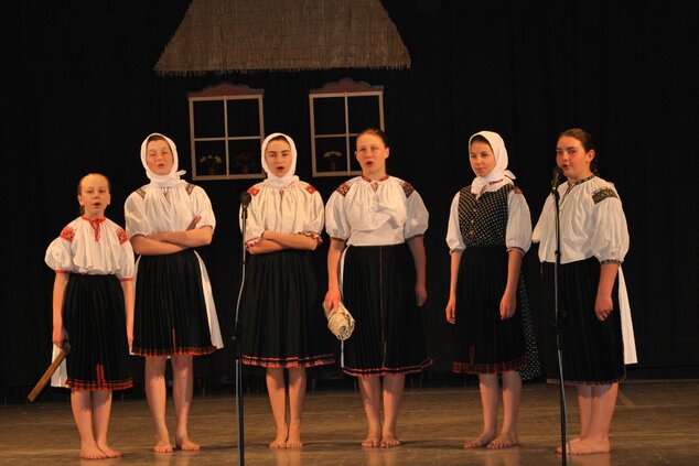 Krajská súťaž detských folklórnych súborov - ZEMIANSKE KOSTOLANY KRAJSKA SUTAZ DFS 2015 (4)