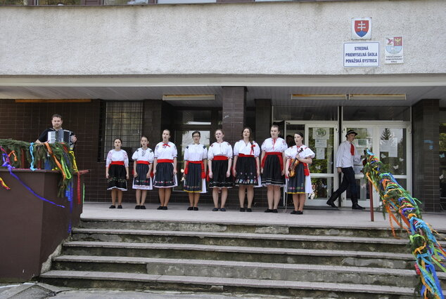 Stavanie mája - 1. maj (8)