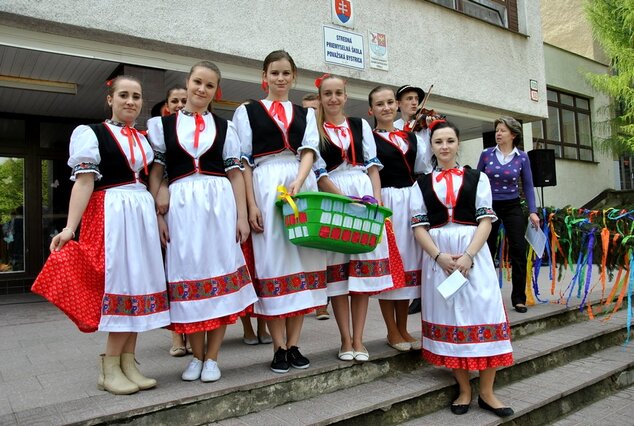 Stavanie mája - 1. maj (9)
