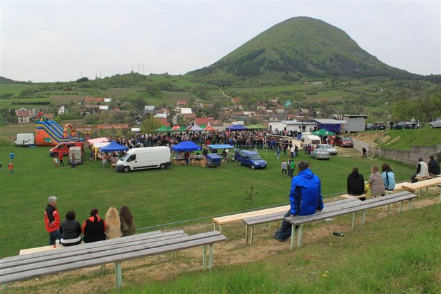 Fsk manínec - na vrchu maníne -  FSk Maninec, Podmanin,nove CD 1maj2016 (1)