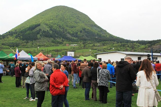 Fsk manínec - na vrchu maníne -  FSk Maninec, Podmanin,nove CD 1maj2016 (5)