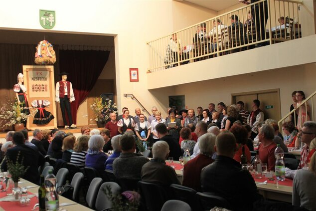 Stretnutie folkloristov púchovskej doliny - STRETNUTIE FSk PUCHOVSKEJ DOLINY (2)