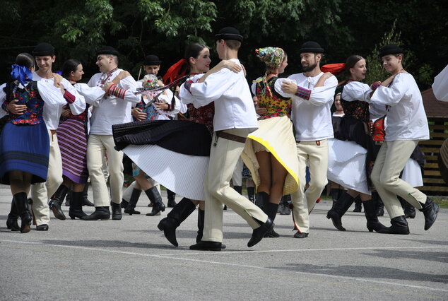 Toč sa toč a 22. folklórna lysá - Folklórna Lysá (18)