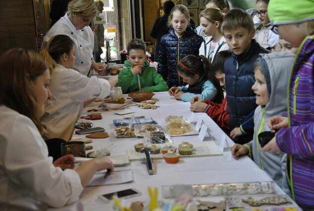 Veľkonočné tradície; trhy remesiel - Veľkonočné tradície, Ilava (7)