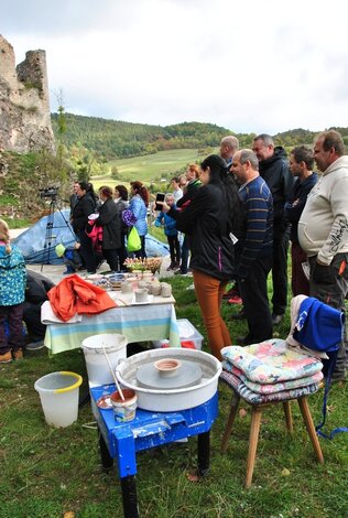 Výstup na 101 hradov slovenska - LEDNICA HRADY2017 (15)