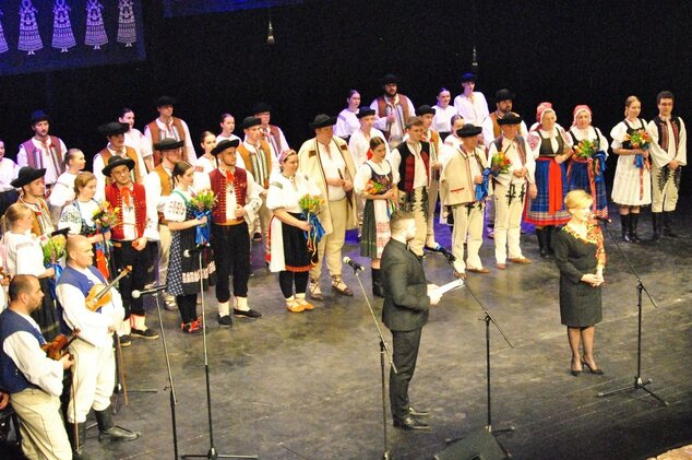 a Folklór šitý do krásy Púchov 2020