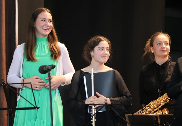 Oddychovka 2024, celoštátne kolo - nedeľa (sprievod, koncert, vyhodnotenie) - Oddychovka, Led. Rovne 2024 koncert (108)