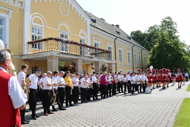 Oddychovka 2024, celoštátne kolo - nedeľa (sprievod, koncert, vyhodnotenie) - Oddychovka, Led. Rovne 2024 koncert (16)