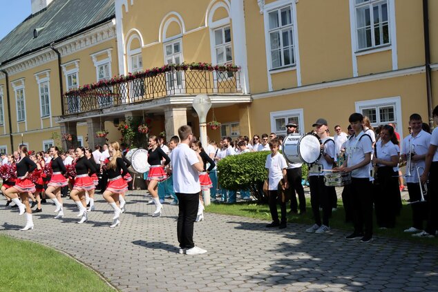 Oddychovka 2024, celoštátne kolo - nedeľa (sprievod, koncert, vyhodnotenie) - Oddychovka, Led. Rovne 2024 koncert (21)