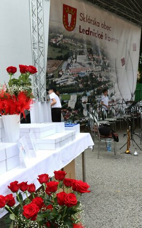 Oddychovka 2024, celoštátne kolo - nedeľa (sprievod, koncert, vyhodnotenie) - Oddychovka, Led. Rovne 2024 koncert (45)