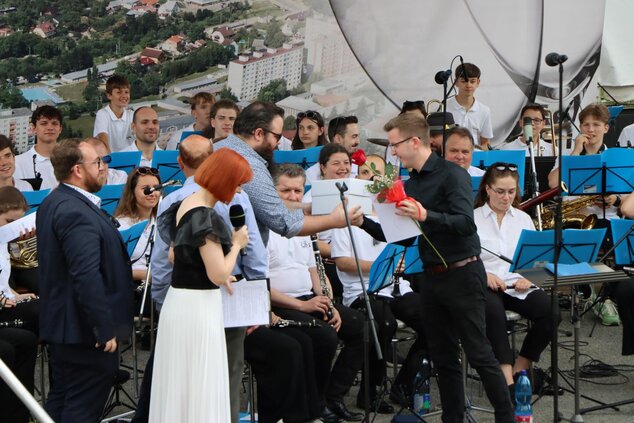Oddychovka 2024, celoštátne kolo - nedeľa (sprievod, koncert, vyhodnotenie) - Oddychovka, Led. Rovne 2024 koncert (51)