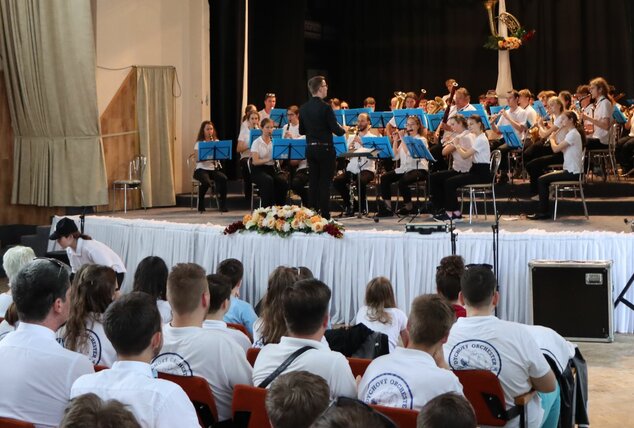 Oddychovka 2024, celoštátne kolo - nedeľa (sprievod, koncert, vyhodnotenie) - Oddychovka, Led. Rovne 2024 koncert (60)