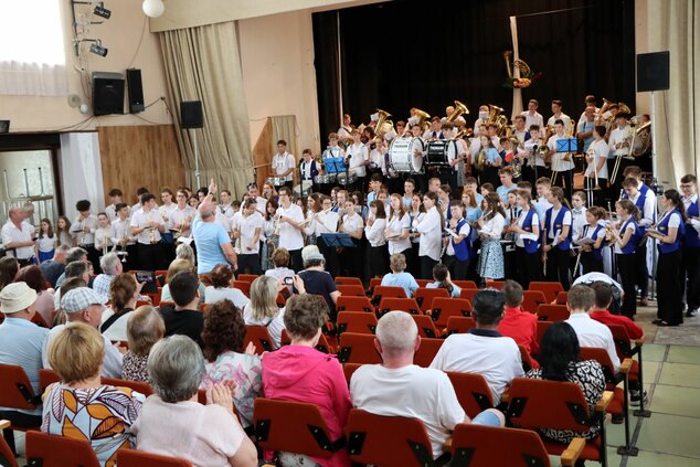 Oddychovka 2024, celoštátne kolo - nedeľa (sprievod, koncert, vyhodnotenie) - Oddychovka, Led. Rovne 2024 koncert (89)