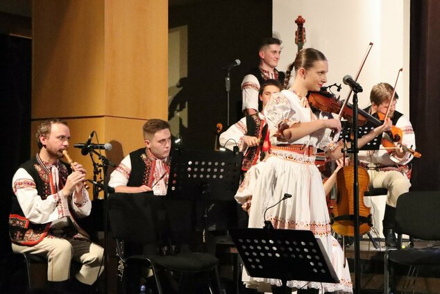 Vo víre mladosti - 55. výročie fs mladosť, dubnica nad váhom - Mladosť Dubnica nad Vahom 2024 výročie  (15)