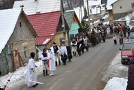 Fašiangy v okrese - Cerveny kamen tahanie vrby fasiang2013 16 